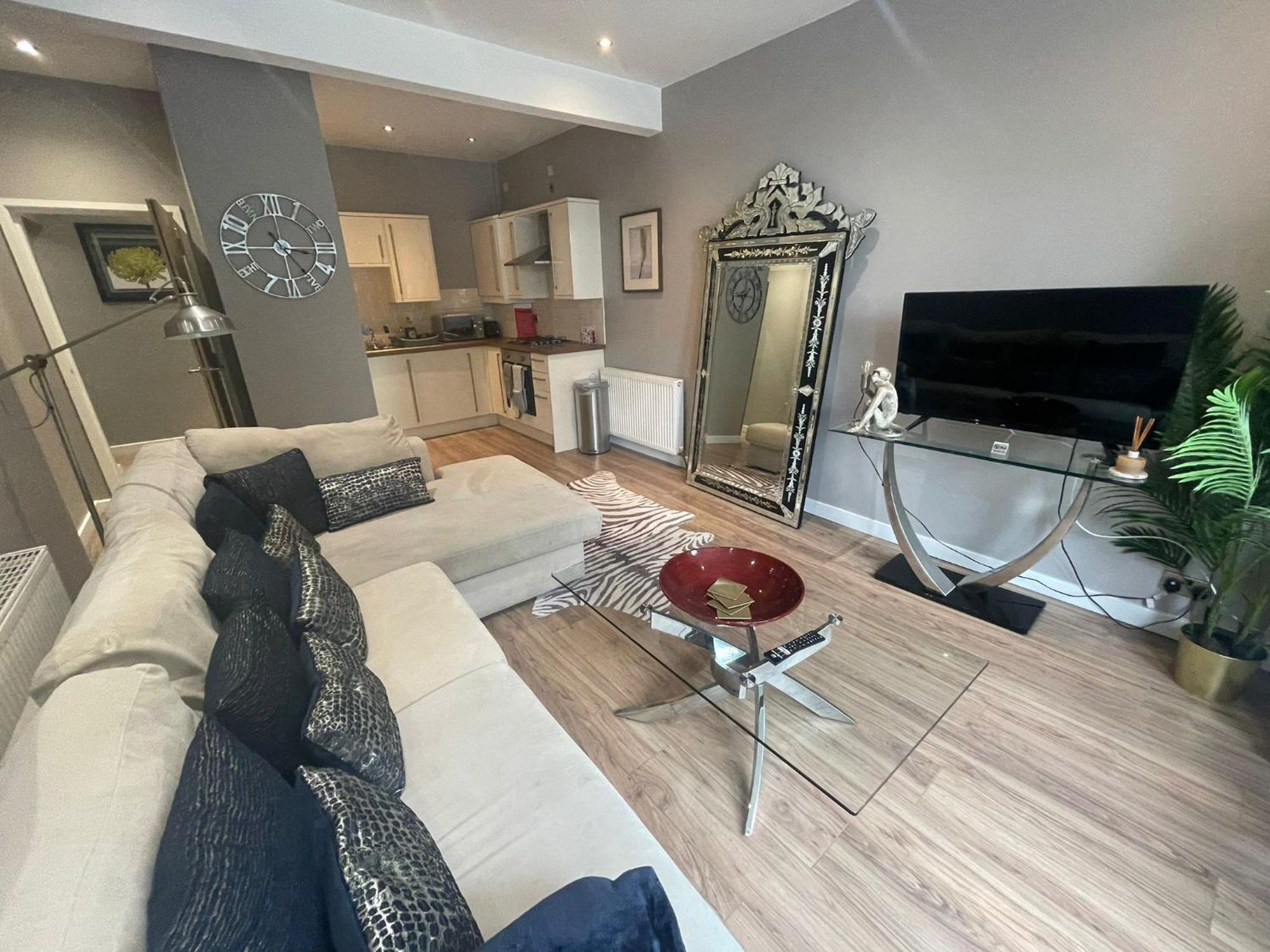 Spacious Central 2Bed Apartment Wilmslow Exterior photo